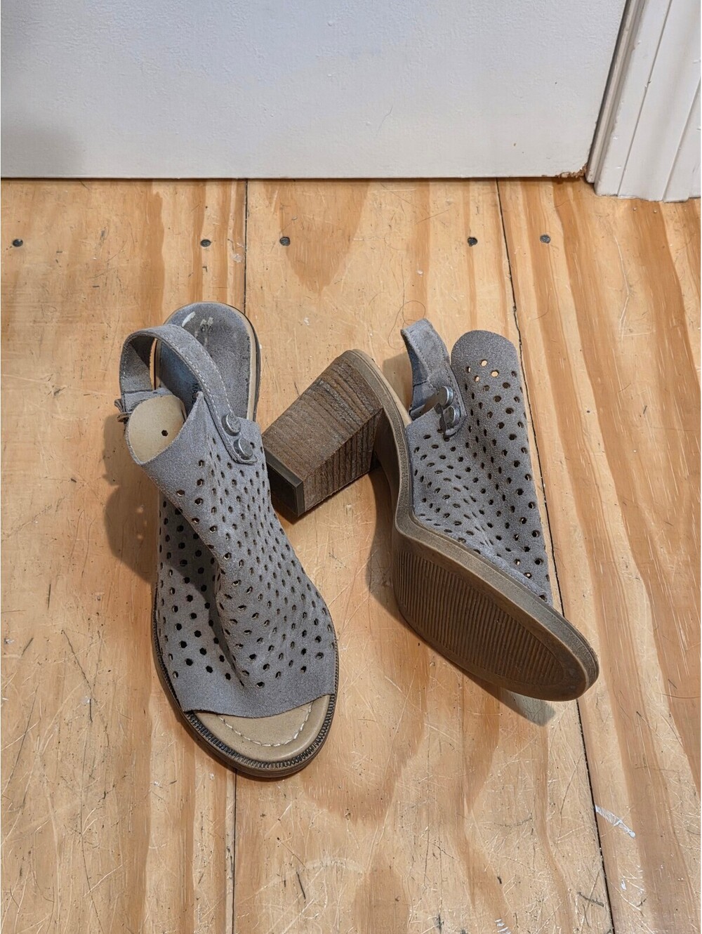 Barbara Barbieri Gray Suede Perforated Slingback Heels